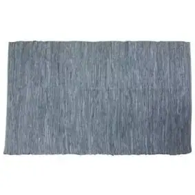 LA FINESSE Læder/skind kludetæppe 120 x 180 cm - lys blå - 