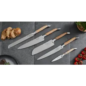 LAGUIOLE BY HAWS Knivsæt 5 knive - egetræ Forudbestilling - forventes på lager midt i april 2026 - 